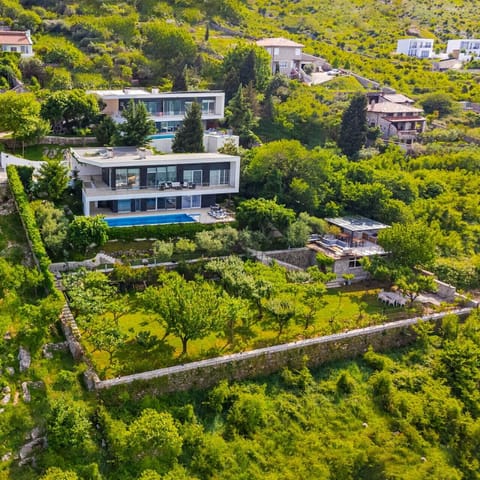 View of the villa(Center)