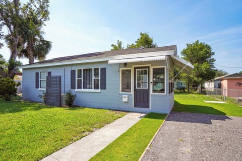 Winter Park Vacation Rental | 2BR | 1BA | 890 Sq Ft | Small Step for Entry