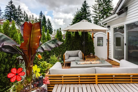 Maple Valley Vacation Rental | 2BR | 2BA | 3 Steps to Access | 1,000 Sq Ft