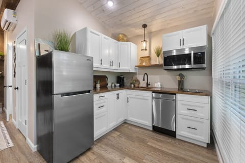 Your fully equipped compact kitchen.