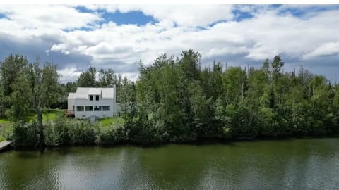 Look at all that lakefront privacy!
