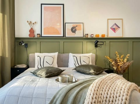 Apartment with queen size bed