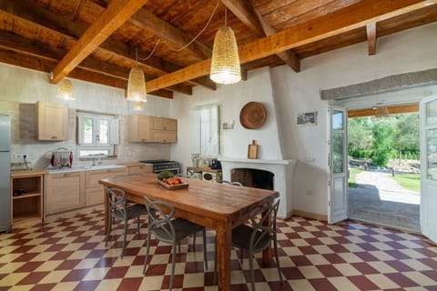 Dining Room, Kitchen