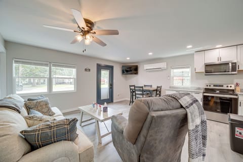 1st Living Room | Queen Sleeper Sofa | Free WiFi