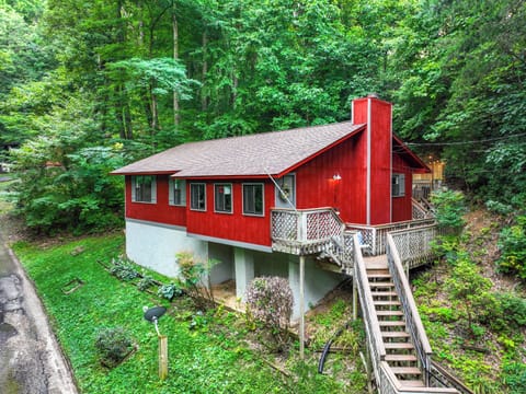 Nestled in the trees, your home base for adventure in Great Smoky Mountain NP