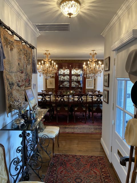 Traditional Dining Room 