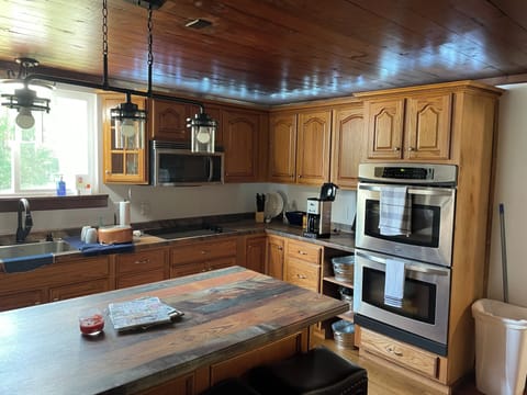 entertain or cook yourself delicious meal in this gorgeous kitchen