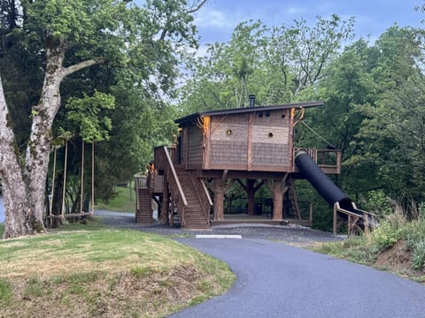 CHASING FIREFLIES TREE FORT TREEHOUSE - OUR FIRST TREEHOUSE! NESTLED IN THE TREES AT SANCTUARY TREEHOUSE RESORT IN THE SMOKIES