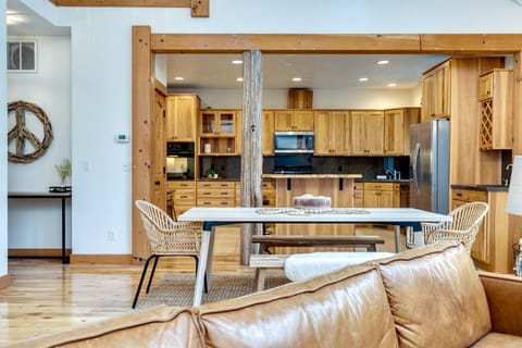 "Beautiful Place with enough space for three families to comfortably spend a long weekend. We would come again!" - Lindsey