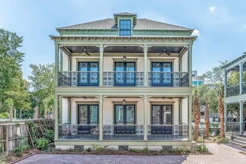 Welcome to this Downtown Charleston Gem!