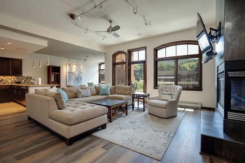 Living area with gas fireplace (Please note that the fireplace is turned off April - November.)