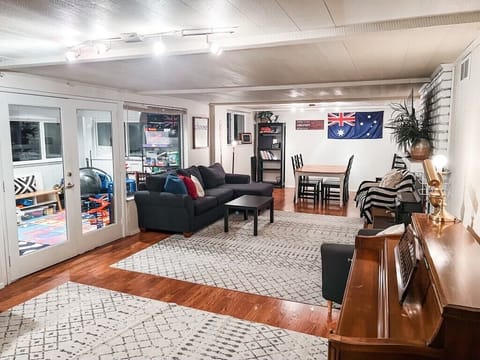 Living Room with fireplace