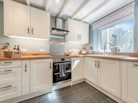 Kitchen | Mill Keeper&rsquo;s Cottage, St. Clears