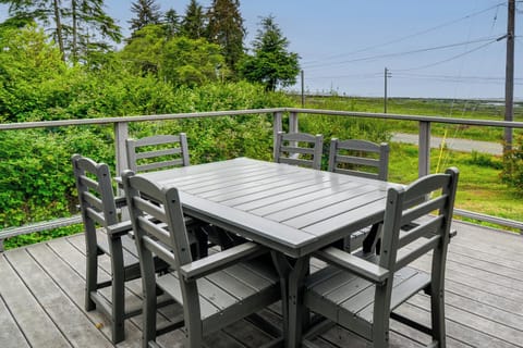 Outdoor Dining Area
