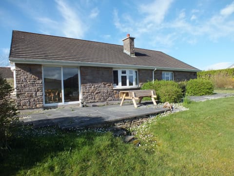 Spacious and modern accommodation along Ring of Kerry - Lark Rise Holiday Home Glenbeigh, County Kerry