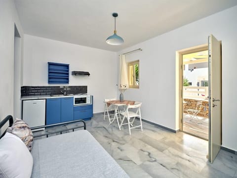 Explore the interior's perspective