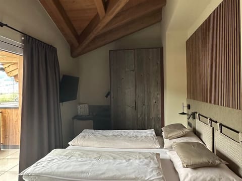 Penthouse Mozart - People's Hotel Bed and Breakfast in Piesendorf