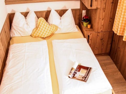 Apartment Basecamp - People's Hotel Bed and Breakfast in Piesendorf