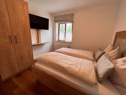 Apartment Franz & Gretl - People's Hotel Bed and Breakfast in Piesendorf