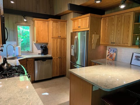 Range, dishwasher and fridge 