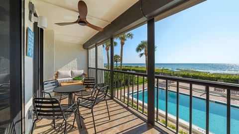 Expansive balcony with panoramic views!