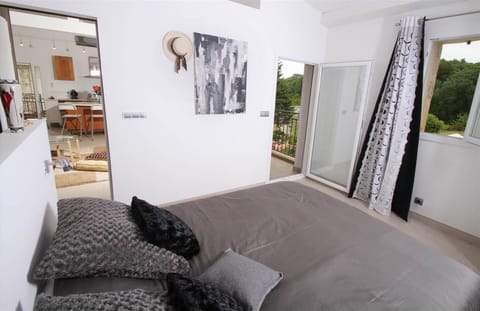 location saisonniere piscine spa calme detente nature parc riviere gard occitanie gite_de_charme art riviere serenite chic luxe design