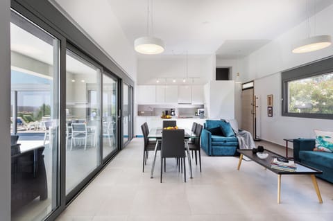 Armchair convertible to single bed