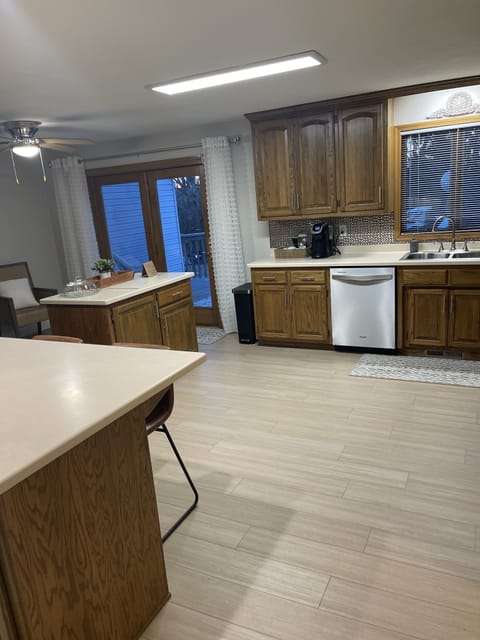 Large Kitchen area with new appliances