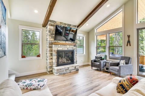 Government Camp Vacation Rental | 3BR | 3BA | Stairs Required to Access