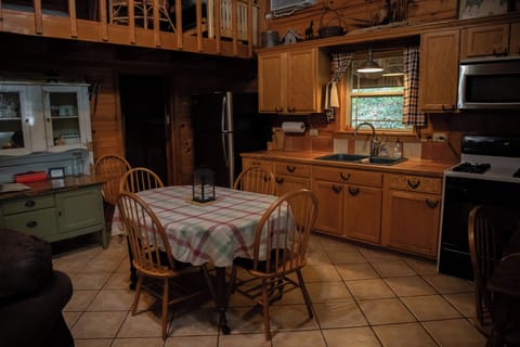 Kitchen and dining area.