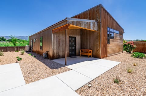 The Lily Pad @ Palisade Legends