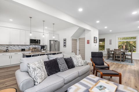 Living Room Looking To Kitchen