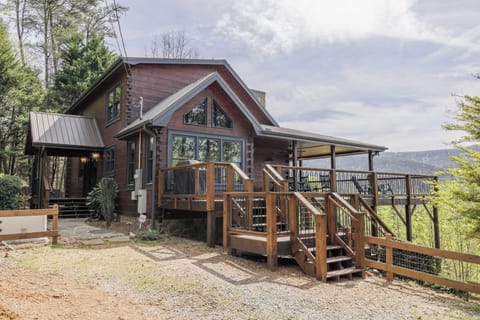 Above the Clouds — a rustic Blue Ridge cabin rental nestled in the North Georgia mountains, offering sweeping mountain views and total seclusion.