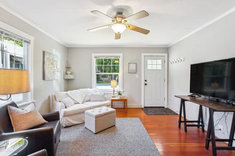 Eugene Vacation Rental | 1BR | 1BA | 650 Sq Ft | 3 Steps to Enter