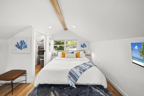 Guest House -- Upstairs Sleeping Loft w/ King Bed