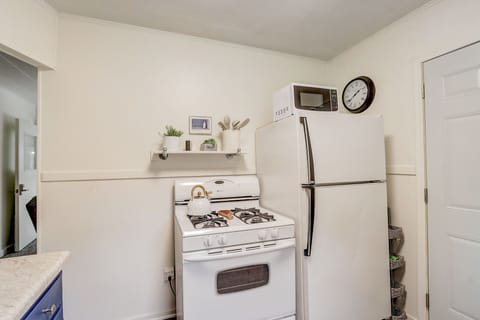 Full size oven/stove and fridge!
