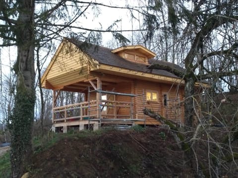 46CDF8BF-5713-4650-8A03-AE4AD0DCC62A