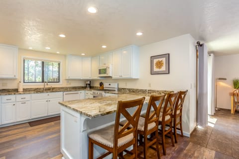 Kitchen - Main Level