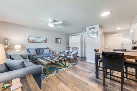 interior - Comfortable seating for family gathering in an integrated living space