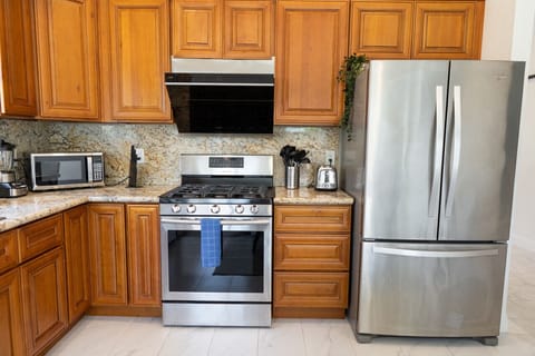 KITCHEN -- View 3D Virtual Tour of the Property Here: https://tinyurl.com/4hz9297z
