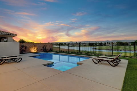 Million Dollar Views - Fantastic New Pool with a great view!!