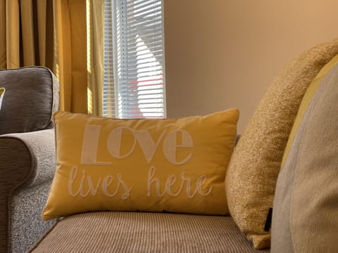 Living Room / Lounge