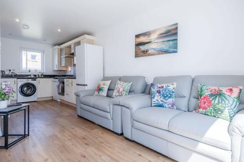 Swn Y Mor - 4 Bedroom Holiday Home - Llanelli (3360)