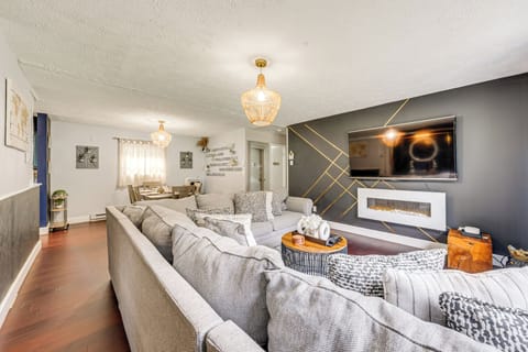 Tobyhanna Vacation Rental | 3BR | 2BA | 2,400 Sq Ft | Stairs Required