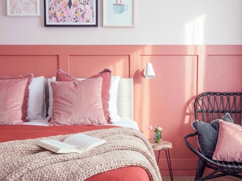 Bedroom is separated from the living room and offer privacy even if the apartment is occupied by 4 people
