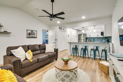 Branson Vacation Rental | 2BR | 2BA | 965 Sq Ft | Stairs to Enter