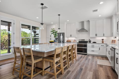 Spacious kitchen/dining area. Seats 10 comfortably.
