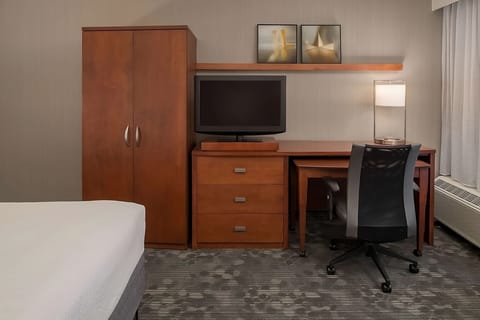 Unit with 2 Queen beds. Exact unit will be assigned upon arrival. Views, colors, and decor may vary.