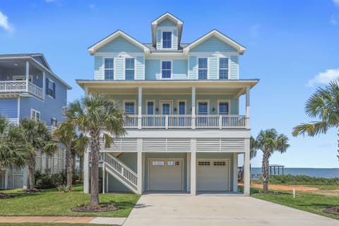 Welcome to Krabbyshack hosted by Pointe West Vacation.