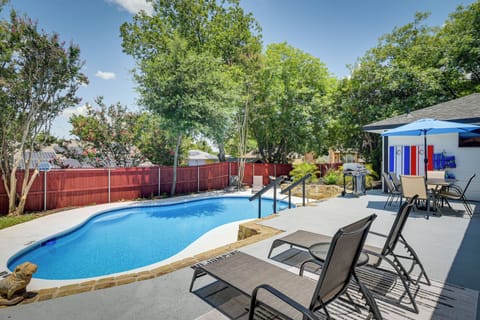 Bedford Vacation Rental | 3BR | 2BA | 1,973 Sq Ft | Step-Free Access